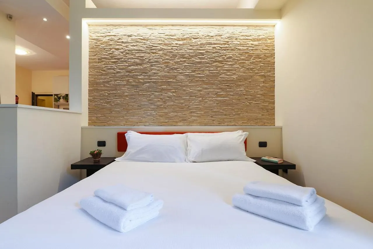 Contempora Apartments - Liberty One Bedroom Apt. Milan